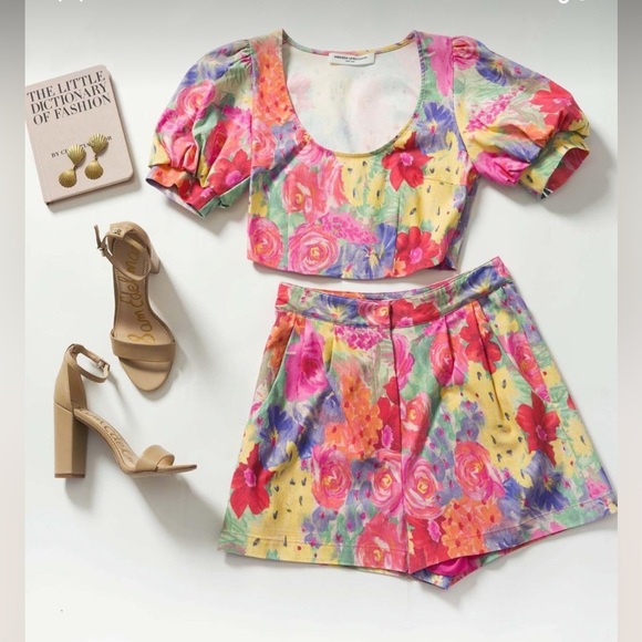 Beautiful Amanda Uprichard Floral set, top xs and shorts small - Picture 5 of 15